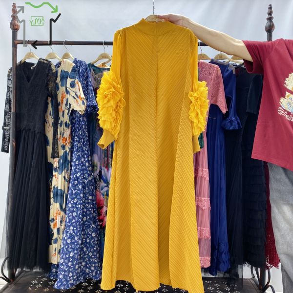 Clean 95-100% Used Pleated Skirt Old Dresses for Women Fashionable Ukay Bale