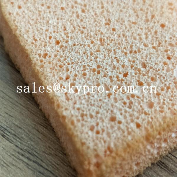 Подгонянные закрытой продукты клетки отлитые в форму губкой резиновые, высокий лист резины губки надежности