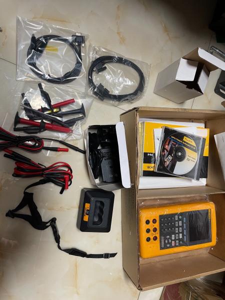 Fluke 754 Documenting Process Calibrator With HART Communication