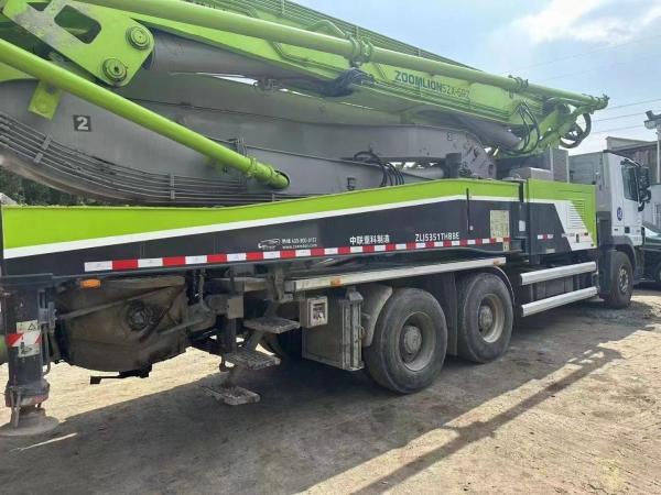 Zoomlion 2020 pompe à béton verte 52m pompe à béton à mélangeur sur camion Benz 6*4 pour le marché