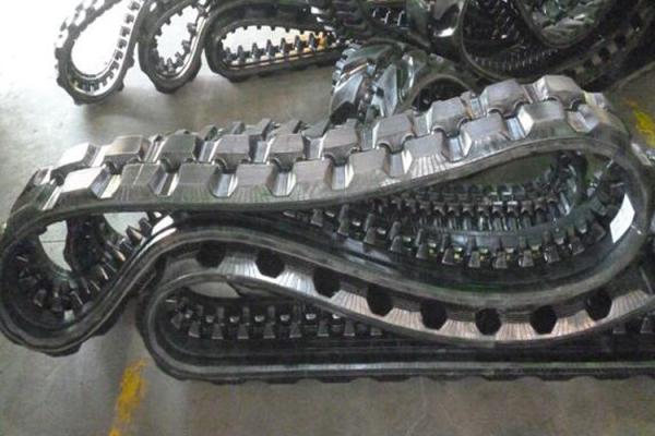 A borracha excelente do carregador da trilha segue o perímetro de 2448mm para a infraestrutura