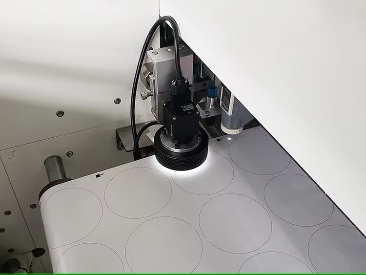 Digital Roll To Sheet Laser Die Cutter with Max 27m/min Cutting Speed and Max 330mm Label Width