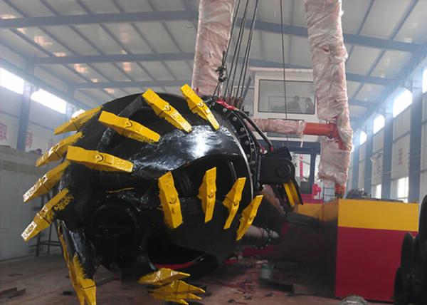 Self Propelled Cutter Suction Dredger High Efficiency River Lake Pond Applied