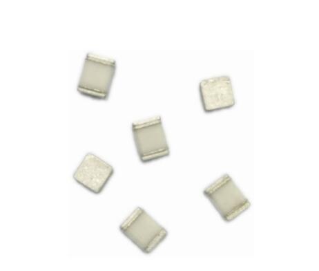 Arrestor ограничителя перенапряжения нагнетательной трубы газа SMD3225 1KA 0.5pF 1210 SMD с приданным квадратную форму поверхностным пакетом держателя