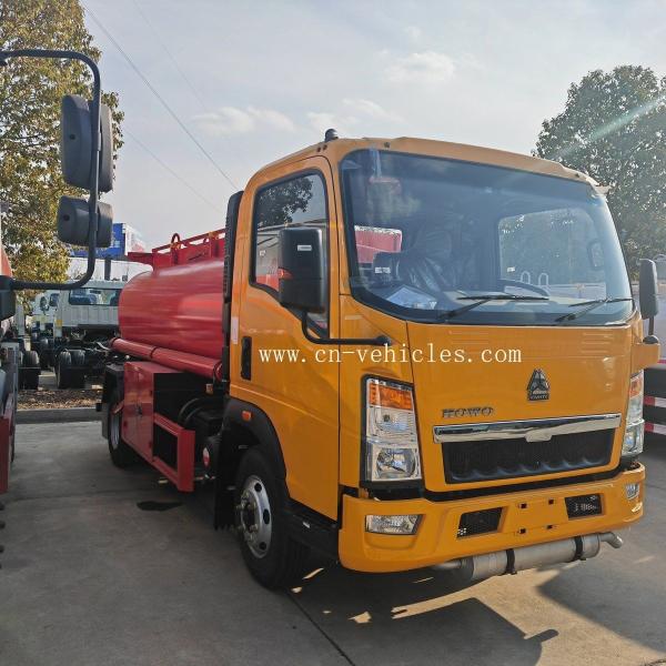 HOWO RHD Small Vacuum Fecal Truck 5000 Liter Sewage Suction Tanker Truck