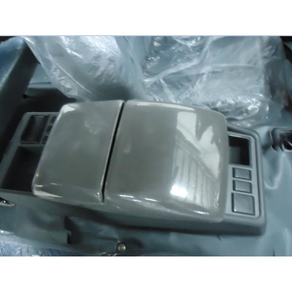 High Bearing Capacity Luxurious White Mini Bus Van With Air Bag