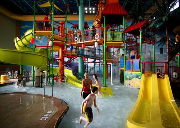 Aqua Fun Park Commercial Playground Equipment With Fiberglass Material