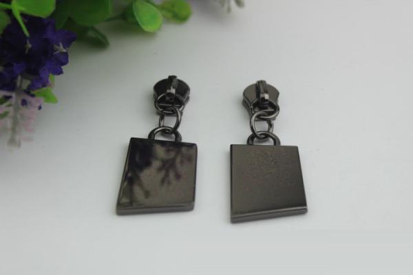 Professional hardware factory new design NO.5 hot sale zinc alloy nickel color zipper puller slider for handbag