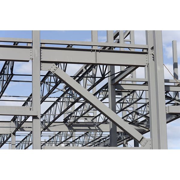 Customizable Weatherproof Steel Warehouse Facility with Large-Span Design and Cost-Effective Construction