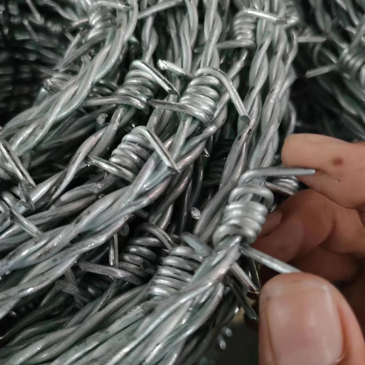 2.5mm Galvanized Anti Climb Barbed Razor Wire for Protective Construction