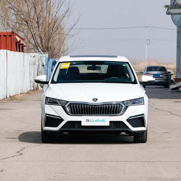 Left Hand Drive Sedan Skoda Octavia PRO Oil Cars Produced In Skoda Volkswagen China