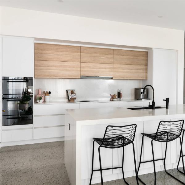 Matte White Plain Matte Beige Wood Shaker Kitchen Cabinets