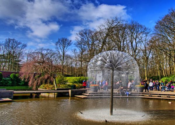 Amazing Dandelion Water Fountain , Mini Music Fountain Subject Theme Customized