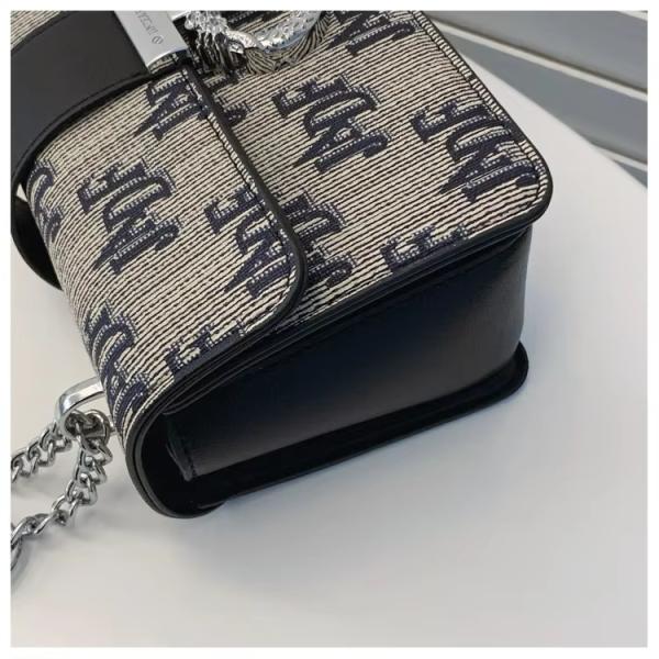Retro Letter Printed Chain Long Shoulder Strap Women'S Crossbody Bag Closure Type ZIP