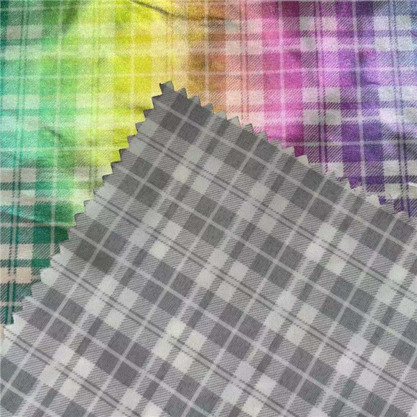 Ткань Пряж-покрашенная 100% полиэстер украшенная лиственным орнаментом ветра выключателя 50D*50D 80gsm 150CM водоустойчивое