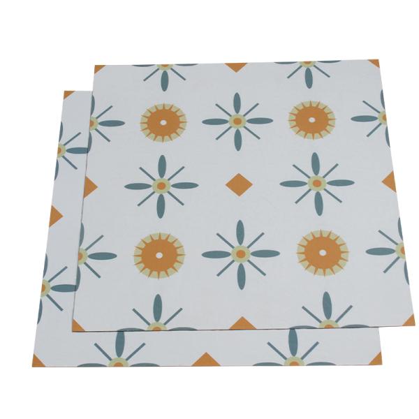 Waterproof Self Adhesive Vinyl Flooring with 3 Years Warranty and 62 Pieces per Carton for Indoor Use
