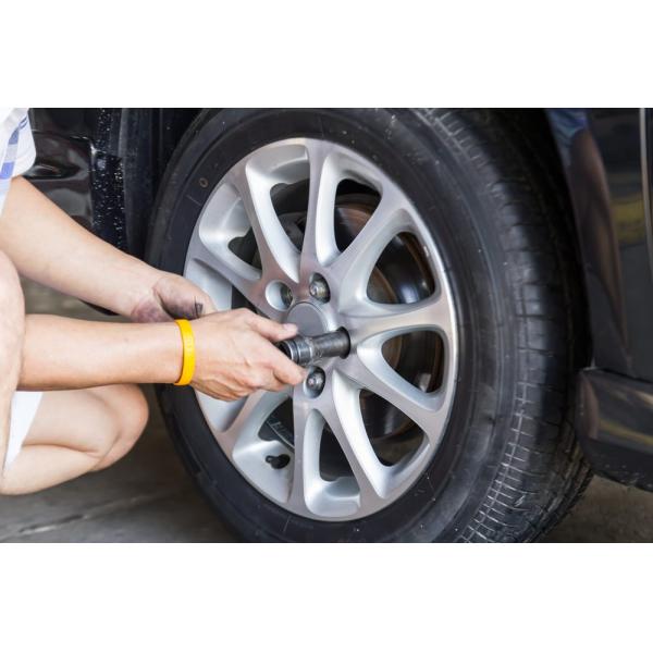Boulons de roue de camion avec matériau en acier inoxydable conforme à la norme ANSI