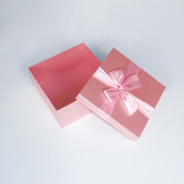 Custom logo Small pink packaging gift box for packing