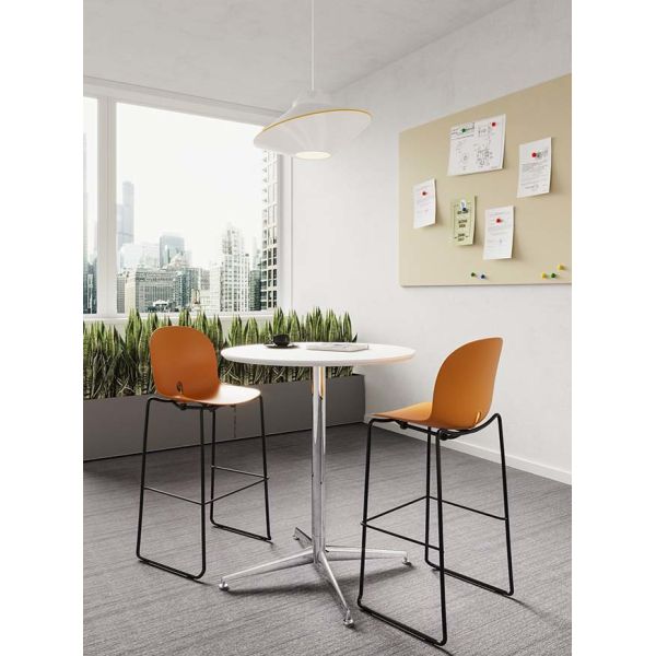 Modern Bar Stool And Table PP Stackable Bar Stools With Metal Frame For Cafe Hotel