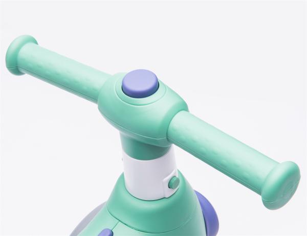 Tamanho do produto 56*30*45 Carrinho de quatro rodas para crianças com música e dispositivo de bolhas