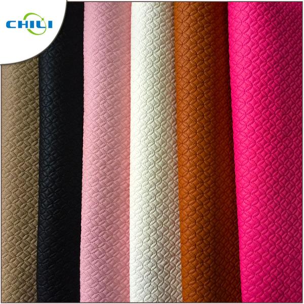 La piel sintética acolchó la tela de tapicería del vinilo recicló el material no dañino