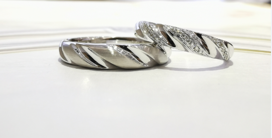 Little Diamond Water Ripple 18K Customised Couple Rings Silver