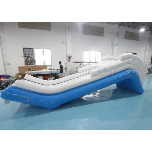 Barco flotante a medida Yacht Lago de agua Yate inflable tobogán para alquiler