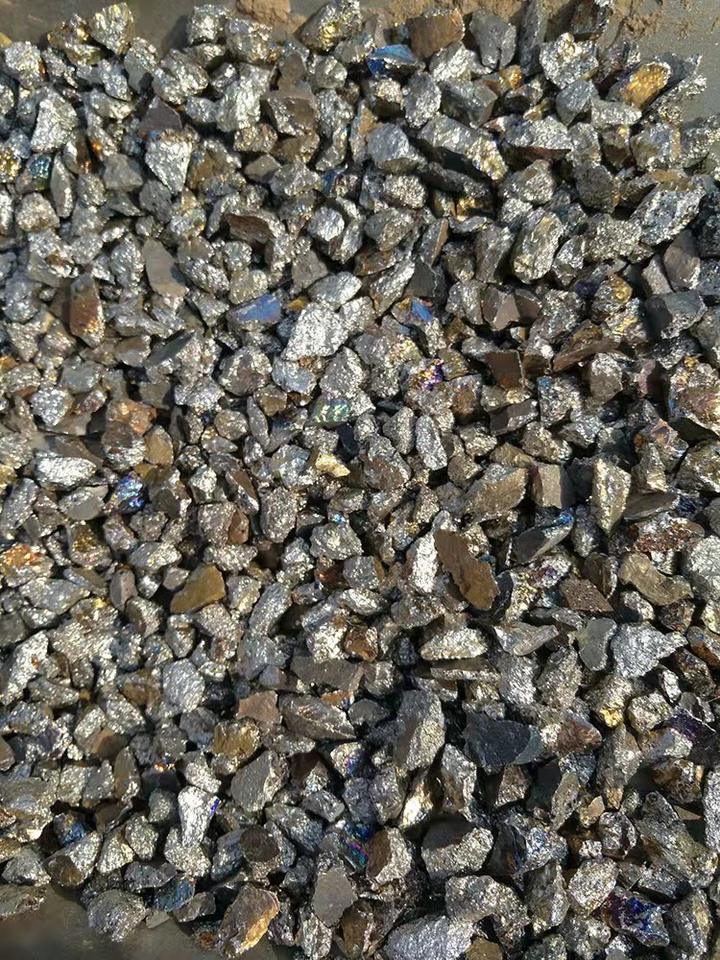 Серебряные серые плоды сплавляют шишку металла Ferrotitanium 70