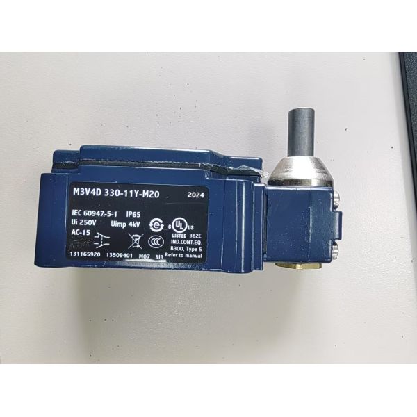 Schmersal M3V4D 330-11Y-M20 | M330 Limit Switch Fork Roller Lever