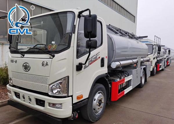 White Fuel Tanker Truck 15000L SINOTRUK HOWO OIL TANK TRUCK 4X2 15000L