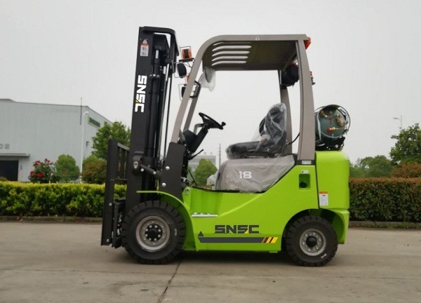 3000-5000mm Lift Height Gasoline 1.8t Propane Forklift for Customer Requirements