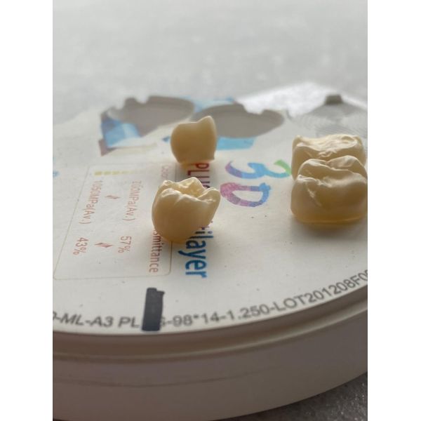 Zirconia Block 98 mm 3D Multilayer Yucera Dental Laboratory  Zirconio Multilayer Dentale Zirconia Block CAD CAM