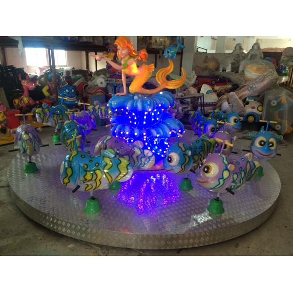 Рыбы красоты веселые идут музыка стеклоткани Кароузел круга материальная в карте УСБ