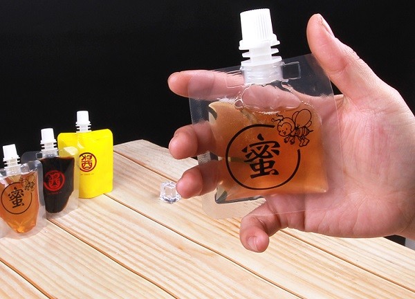 9.5*8cm Custom Biodegradable Spout Pouch Packaging For Soymilk Smell Proof