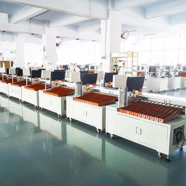 Машина цилиндрической батареи 21 канала сортируя на собрание 18650 26650 21700 32650