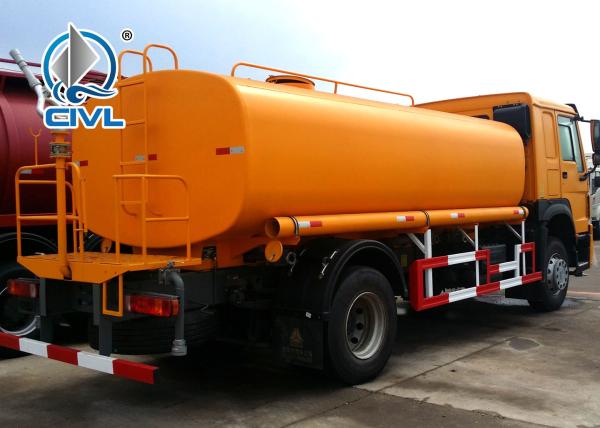 new SINOTRUK HOWO WATER TANK 6x4 25000L engine 371hp euro II