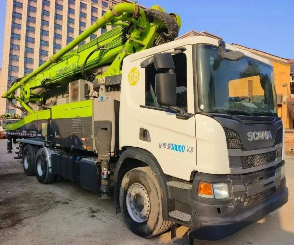 2020 Zoomlion camion de pompe à béton 52 mètres monté Scania châssis à vendre