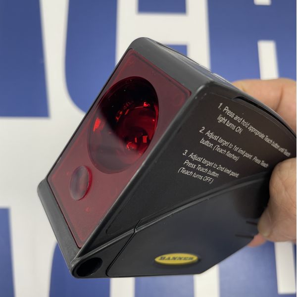 Banner LT3 Series | L-GAGE Laser Distance Sensor | 50m Range, TOF