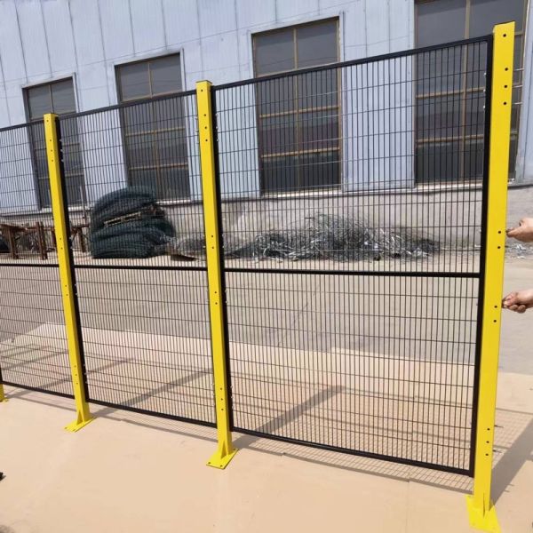 Industrial Robot Safety Fence Designed With Welded Mesh Panels And Corrosion Resistant Powder Coated Steel Frame For Safety