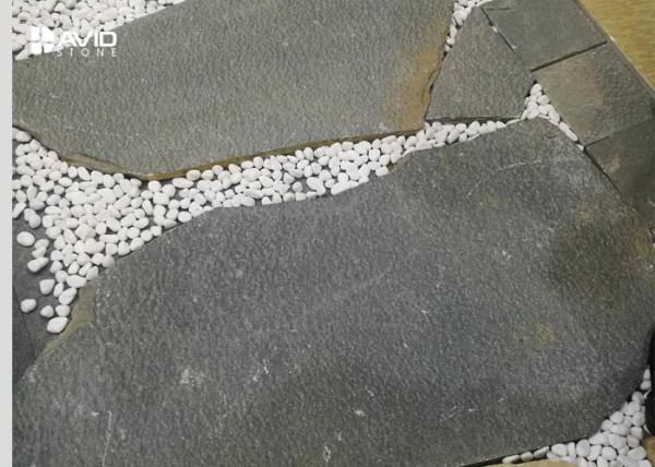 Irregular Natural Grey Slate Paving Stones Pollution Resistance 15-30mm Thick