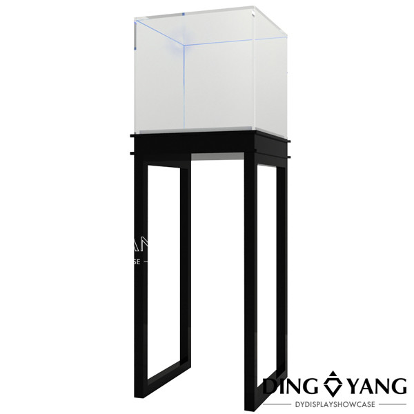 Просвещенные витрины ювелирных магазинов