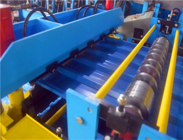 Controle automático do PLC personalizado/rolo trapezoidalmente do painel do telhado que forma a máquina com 5 Ton Decoiler