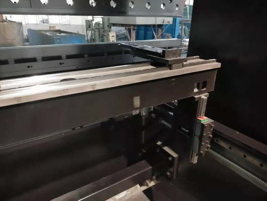 Тормоз гидравлической прессы CNC толщины 1200T стали 14mm любов с радиусом загиба R56