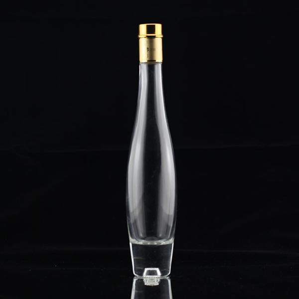 750ml Heavy-based Clear Glass Alcohol Bottle with Golden Metal Cap in Bulk