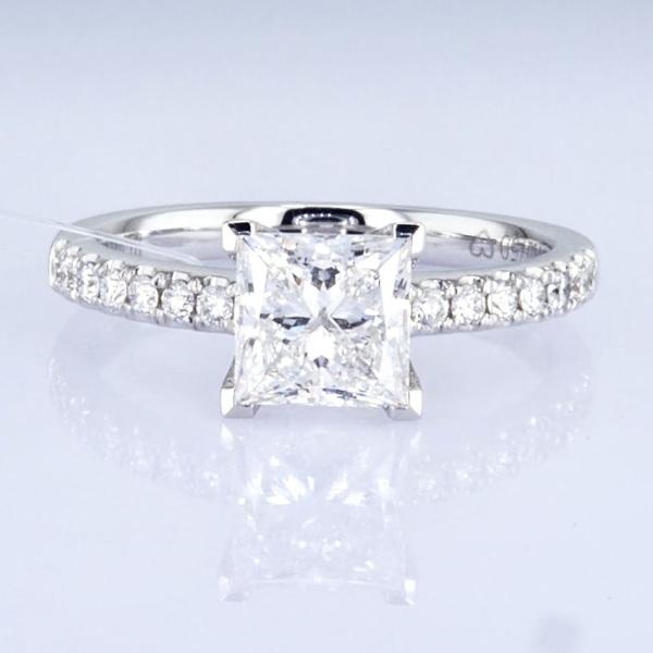 18k 1.5ct+ Princess Design Ring Daily Style Princess Shape White Synthetic Diamond Ring