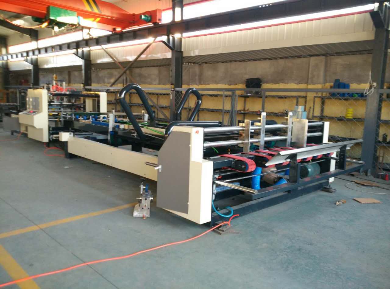 Отдельная машина Gluer папки коробки коррекции быстрая для прямой линии коробки