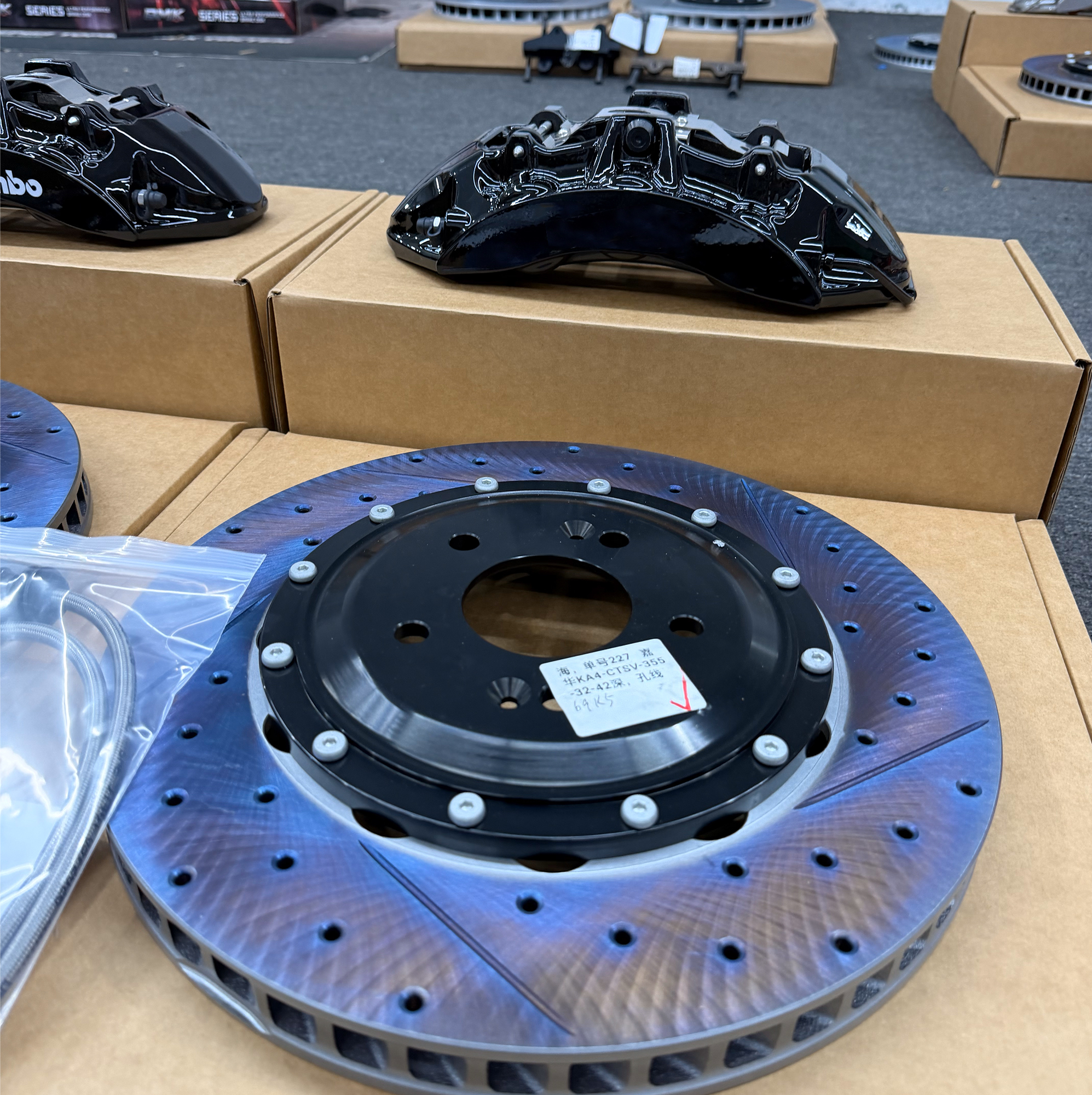 Customizable Factory Direct Supply For Lexus RX V6 OEM 4773048140 W05F0857538BGRU Big Brake Calipers Kit