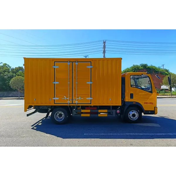 Sinotruk HOWO 4X2 Multi-Functional Repair and Maintenance Vehicle , Small Repair Vehicle , 800kg Electric Crane + 3500W Inverter
