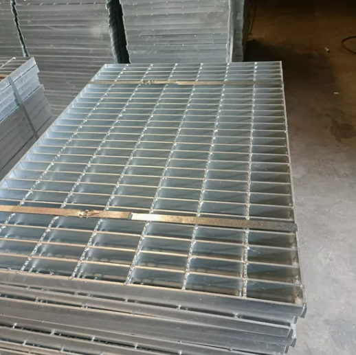 Steel Grating Pressure Welded Grating Plate Hot Galvanized Stair Tread Power Plant Platform