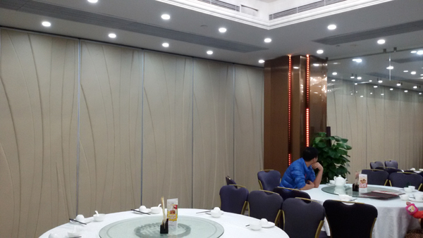 Folding Operable Partitions , Office Aluminum Sliding Doors , Room Dividers For Hotel